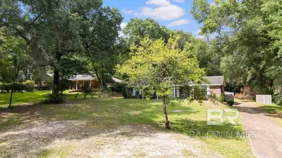 915 Caroline Avenue, Daphne, AL 36526 - #3