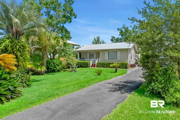 810 W Canal Drive, Gulf Shores, AL 36542