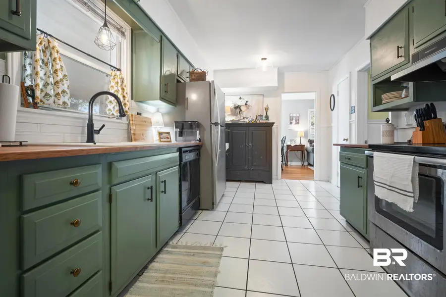 511 E Barksdale Drive, Mobile, AL 36606 - #3