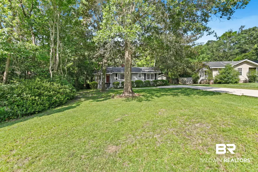 1009 W Pinewood Dr, Mobile, AL 36618 - #2