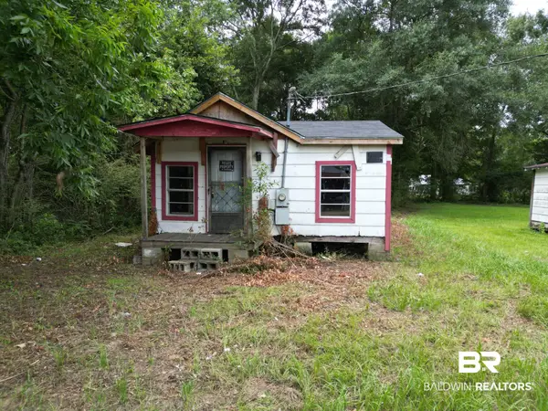 156 4th St #156, Atmore, AL 36502