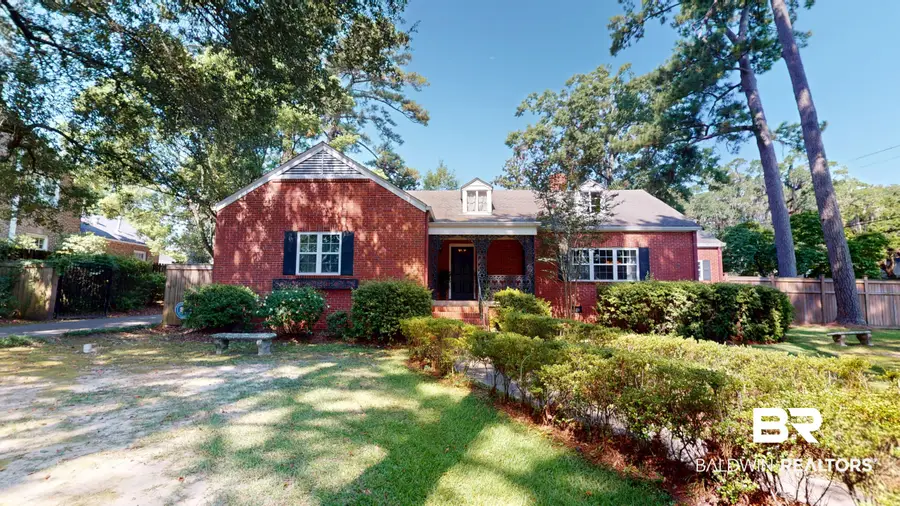 300 Bromley Pl, Mobile, AL 36606 - #2