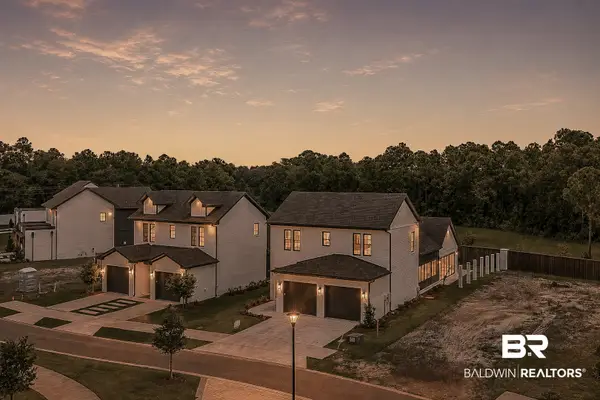 2760 Straits Blvd, Gulf Shores, AL 36542