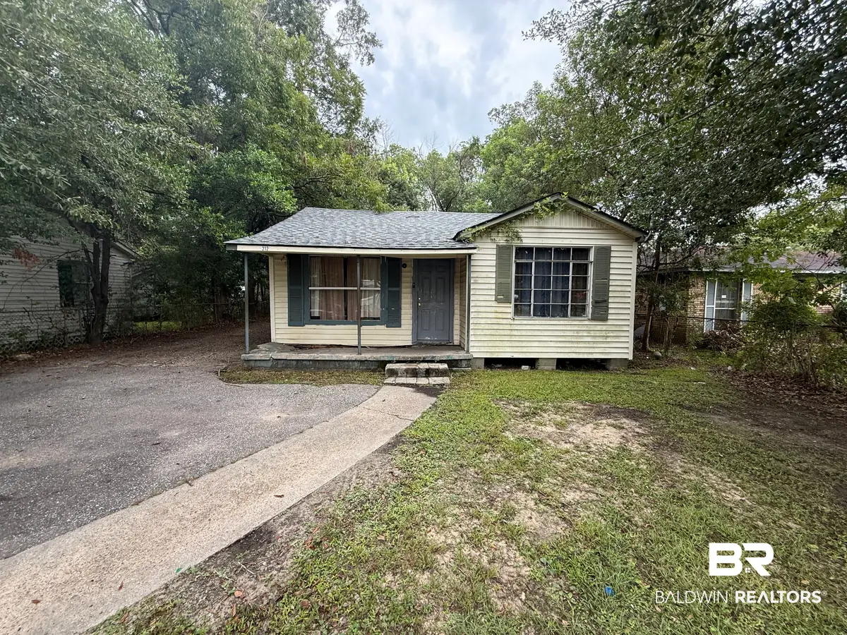 212 11th Avenue, Chickasaw, AL 36611 - #1