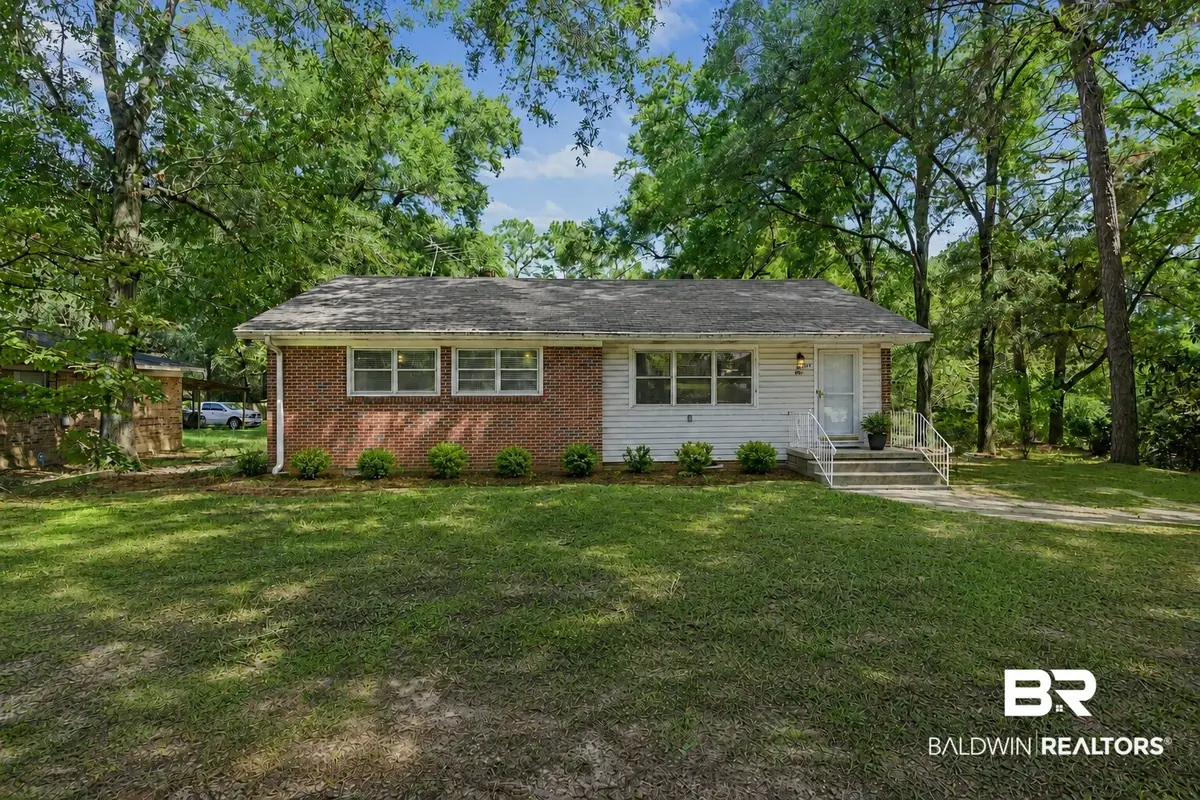 4904 Mercedes Road, Mobile, AL 36618 - #1