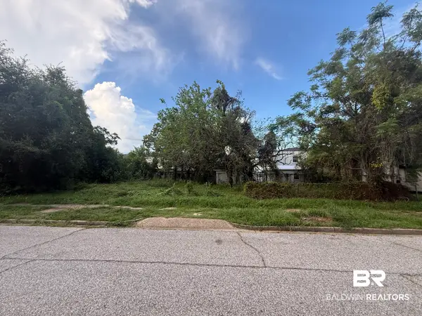 1104 Elmira St, Mobile, AL 