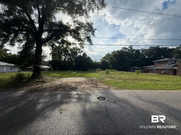 31 Bernard St, Saraland, AL 36571