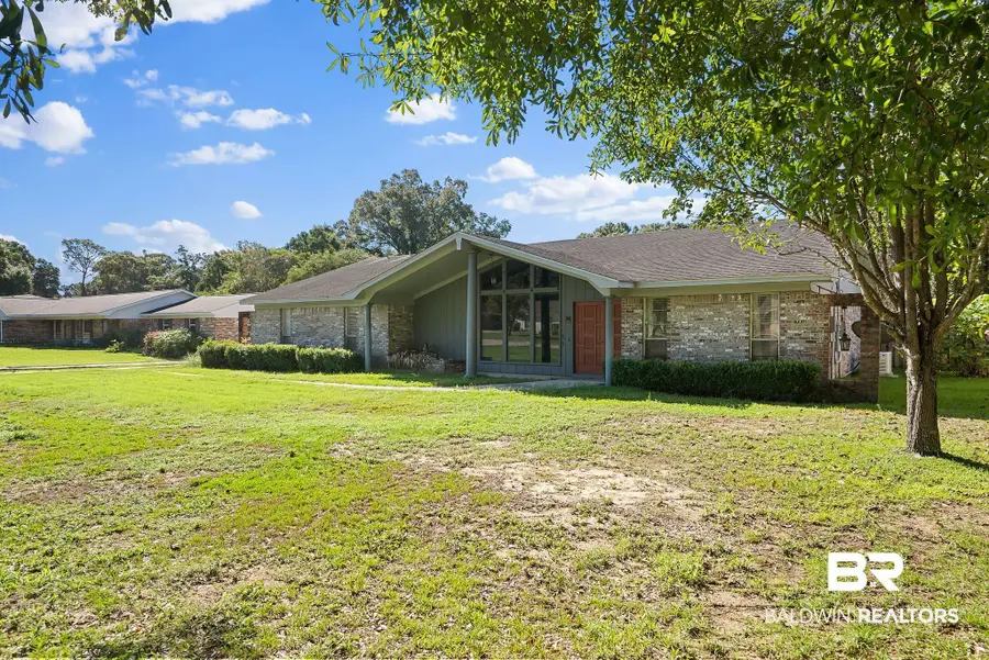 504 N Vaughn Dr, Satsuma, AL 36572 - #2