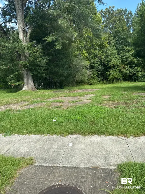 7230 Old Shell Road, Mobile, AL 36612