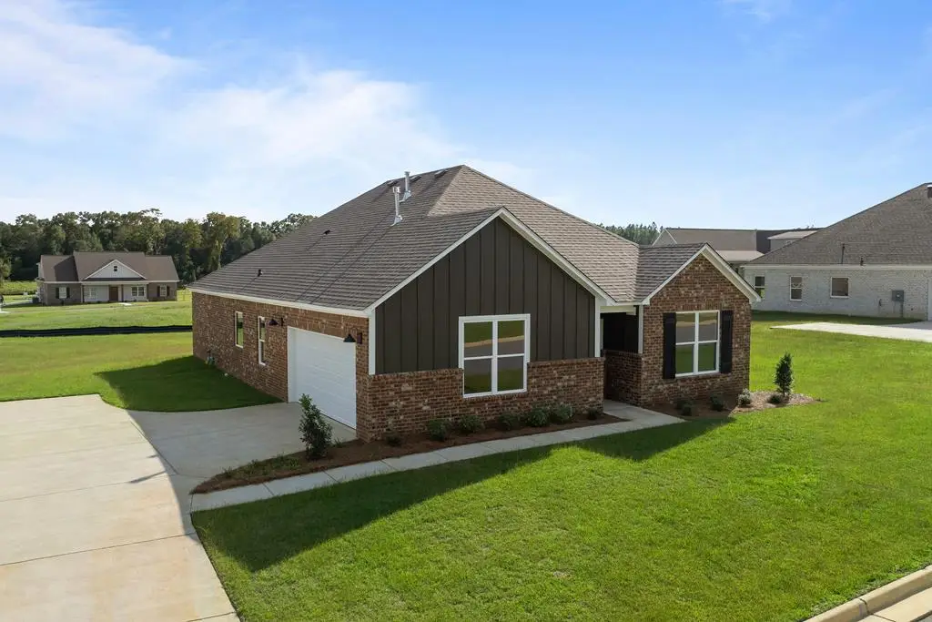 555 Golden Oaks Circle, Rehobeth, AL 36301 - Image #1