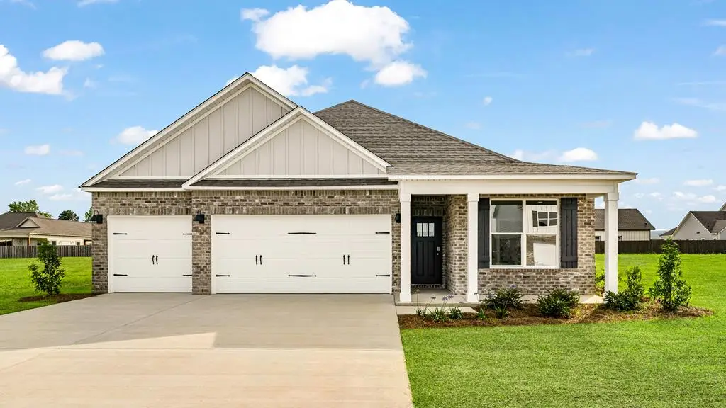 105 Creekridge Street, Headland, AL 36345 - Image #1