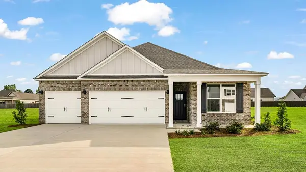 105 Creekridge Street, Headland, AL 36345