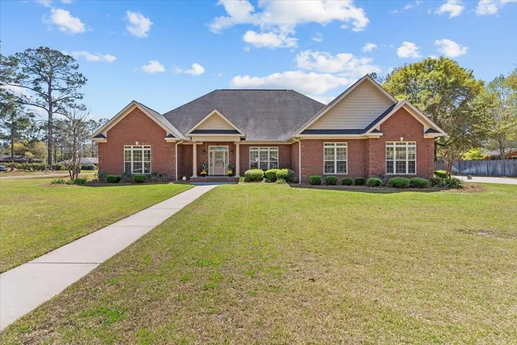 901 W Brookside Avenue, Geneva, AL 36340 - Image #1