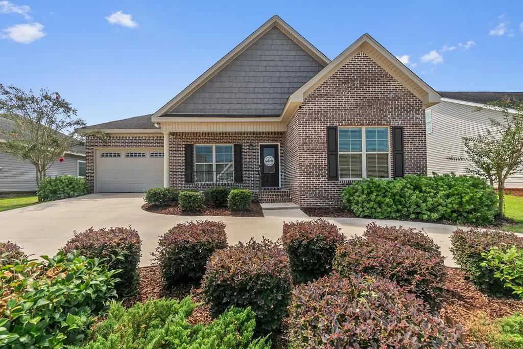 105 Gradic Ln, Dothan, AL 36301 - Image #1