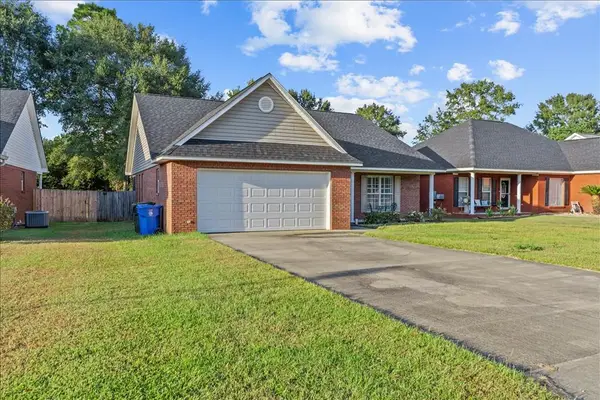 109 Winthrop Ct, Dothan, AL 36305