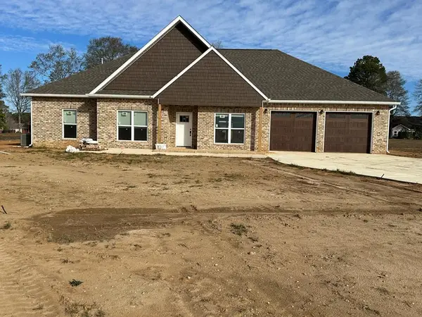 201 Heritage Way, Headland, AL 36345