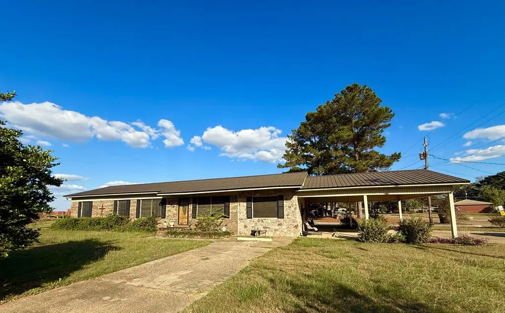 300 Rock Creek, Headland, AL 36345 - Image #1