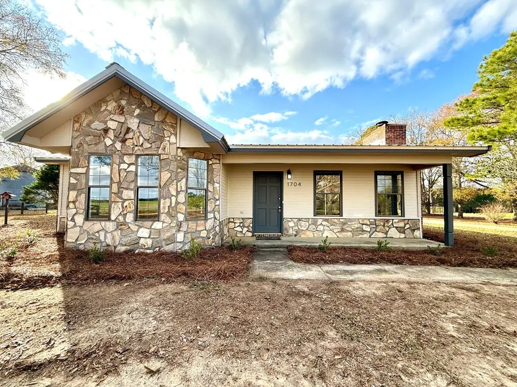 1704 Lafollette Rd, Slocomb, AL 36375 - Image #1