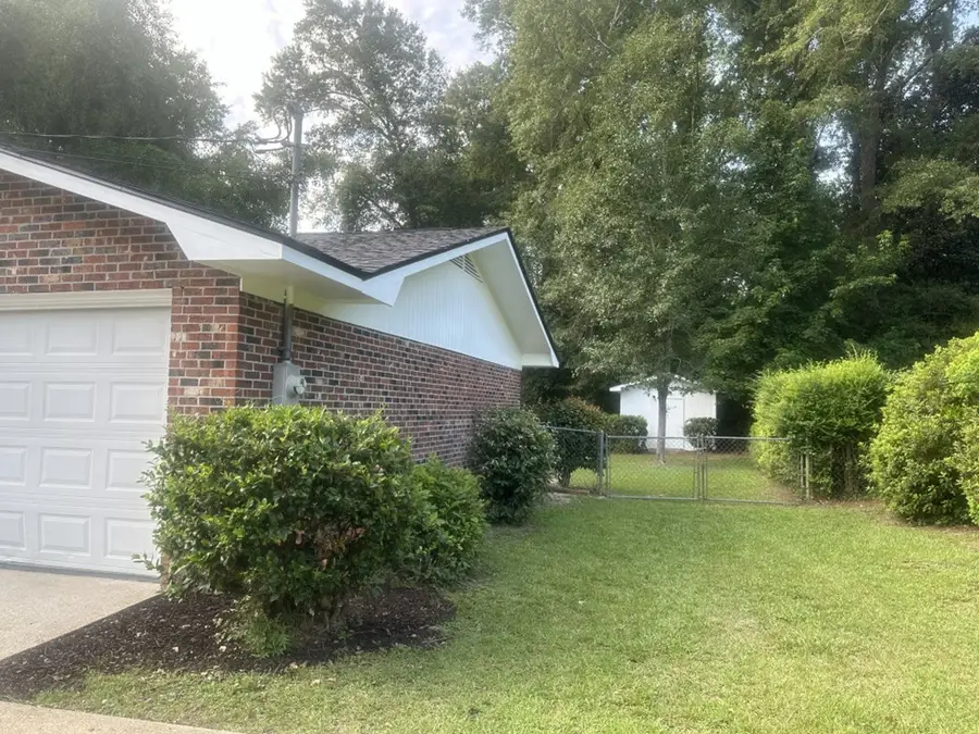 802 Circleview Dr, Dothan, AL 36301 - Image #2