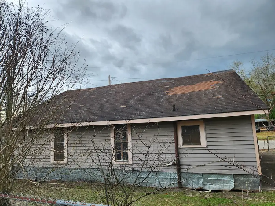 1207 E E Burdeshaw St, Dothan, AL 36303 - Image #2