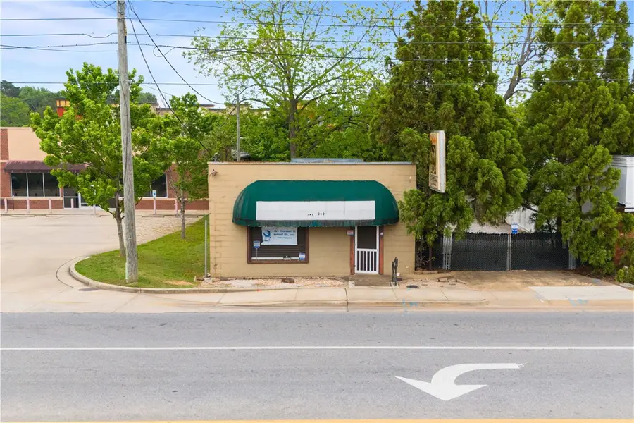 302 N Donahue Drive, Auburn, AL 36832 - Image #2