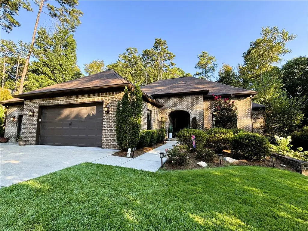 825 Stillwaters Drive, Dadeville, AL 36853 - Image #1