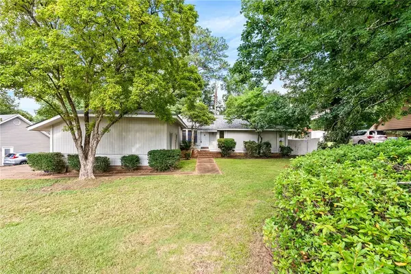 1144 E University Drive, Auburn, AL 36830