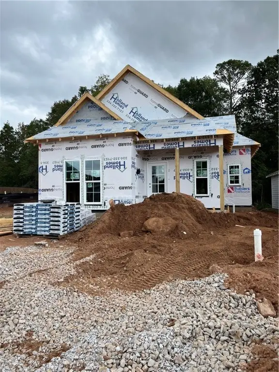 1095 Woodland Lane, Opelika, AL 36801