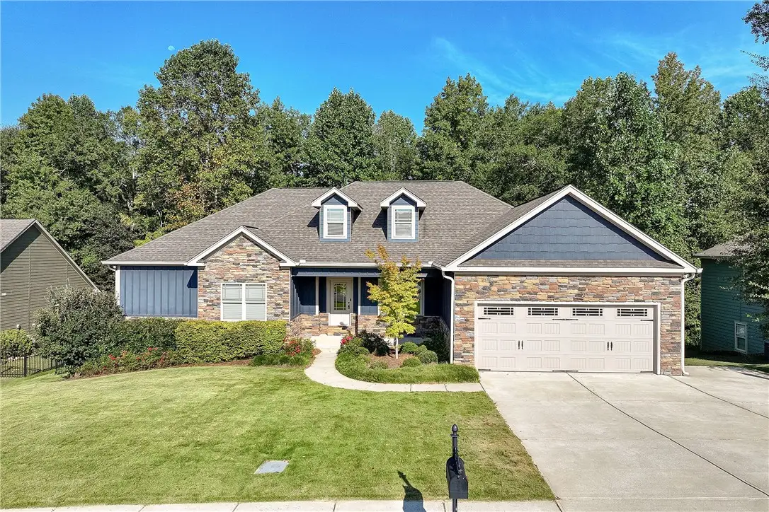 1111 Live Oak Circle, Opelika, AL 36801 - Image #1