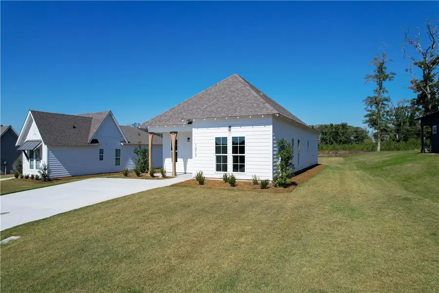 1013 Crossing Court E, Valley, AL 36854 - Image #2