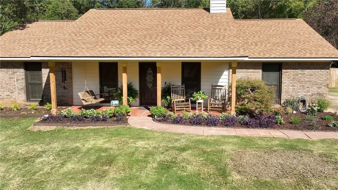 338 Oakview Circle, Smiths Station, AL 36877 - Image #1