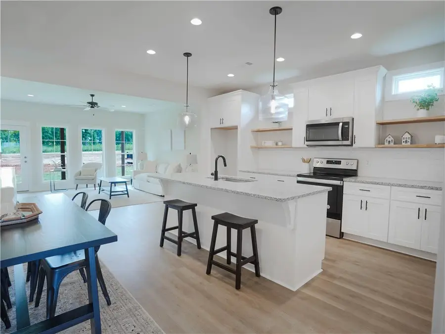 01003 Crossing Court E, Valley, AL 36854 - Image #2