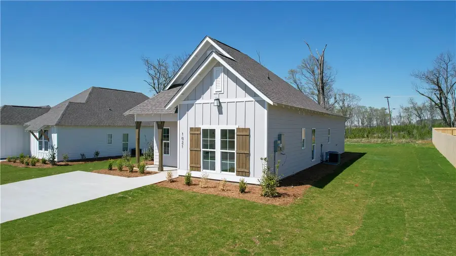 01021 Crossing Court E, Valley, AL 36854 - Image #2