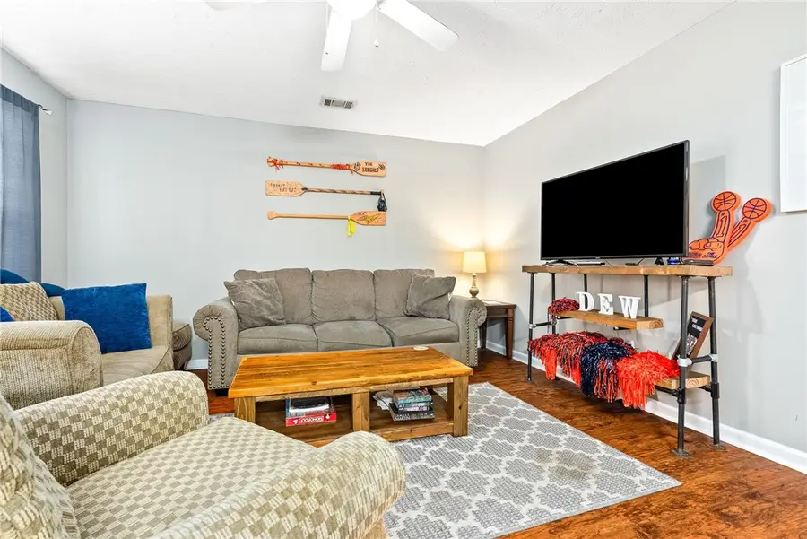 544 W Glenn Avenue #108, Auburn, AL 36830 - Image #2