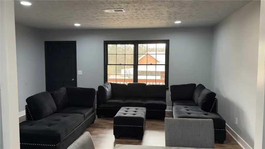 16 Jeter Avenue, Opelika, AL 36801 - Image #2