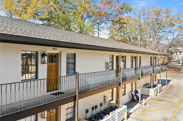 230 Samford Avenue #207, Auburn, AL 36830