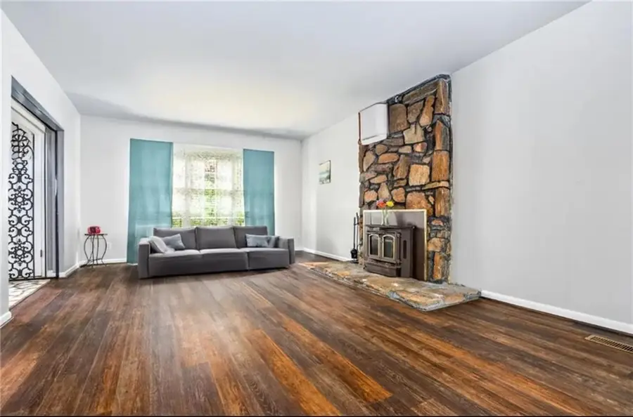 512 Sleepy Hollow Drive, Alexander City, AL 35010 - #3