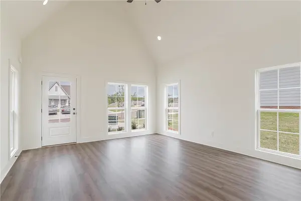 99 Bradley Lane, Auburn, AL 36830