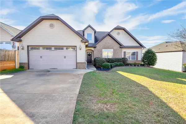 2904 Anderson Lakes Circle, Opelika, AL 36801
