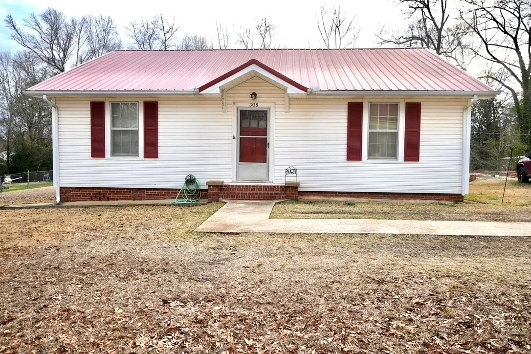 208 Combs Street, Valley, AL 36854 - #1