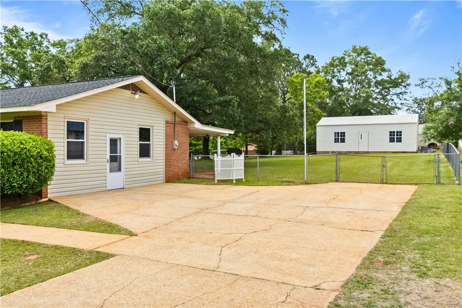 1105 Morris Avenue, Opelika, AL 36801 - #3