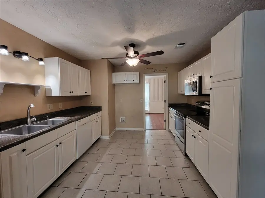 1042 Birch Circle, Auburn Opelika, AL 26830 - #3