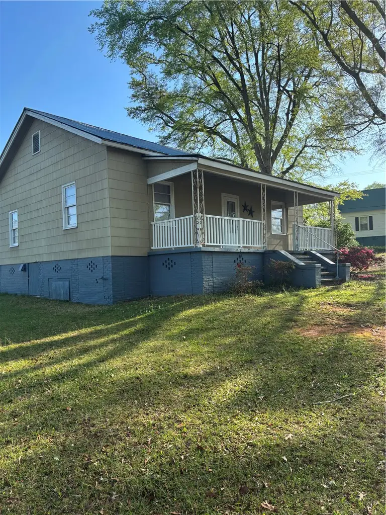 107 Wellington Street, Valley, AL 36854 - #2