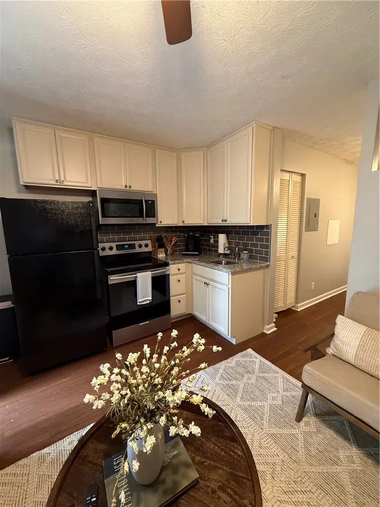 634 W Magnolia Avenue, Auburn, AL 36830 - #3