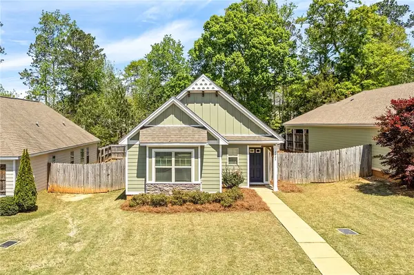 2434 Churchill Circle, Auburn, AL 36830