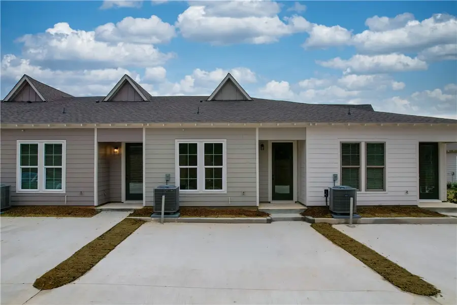 138 Summer Street, Opelika, AL 36804 - #3