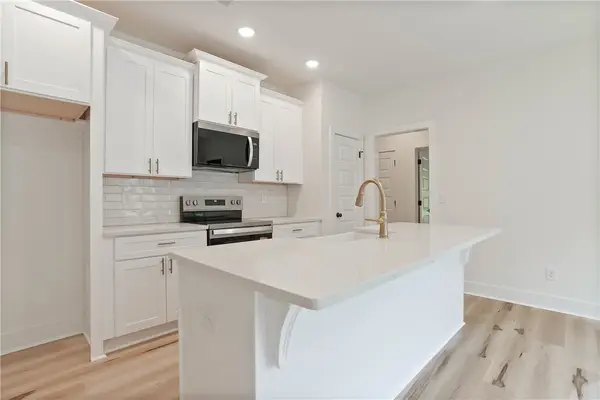 37 Crossing Court W, Valley, AL 36854