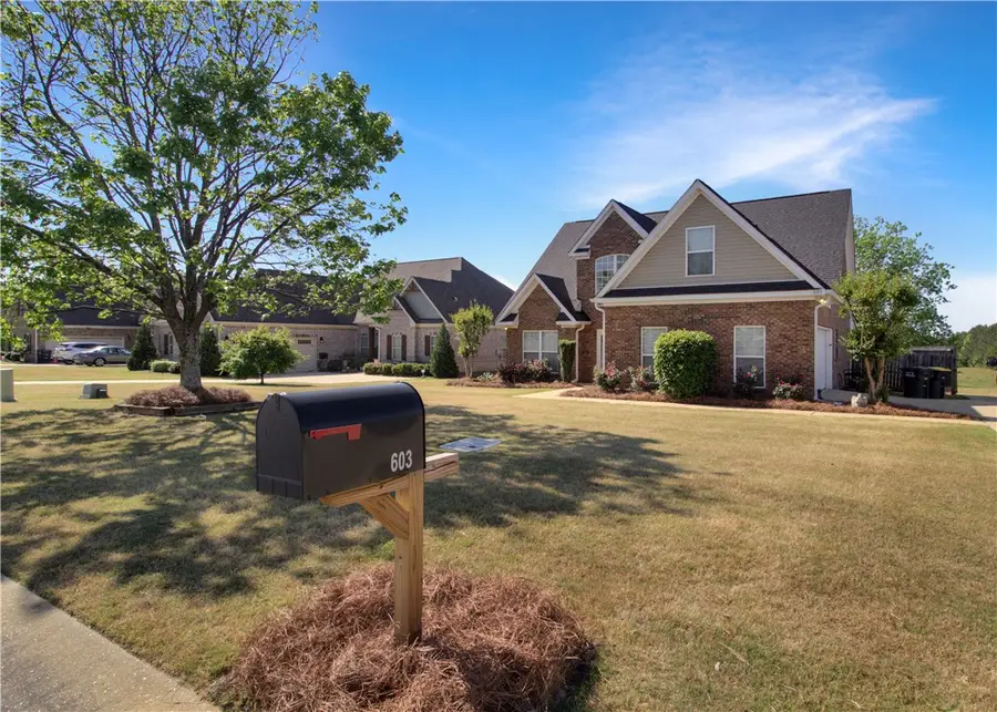 603 W Towne Lake Circle W, Opelika, AL 36804 - #2