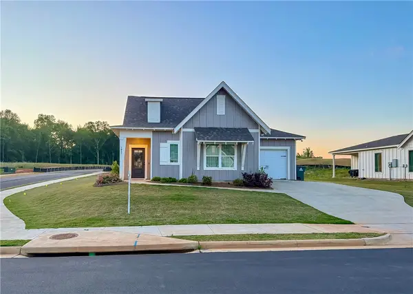 1831 Woodward Oaks Trail, Auburn, AL 36830