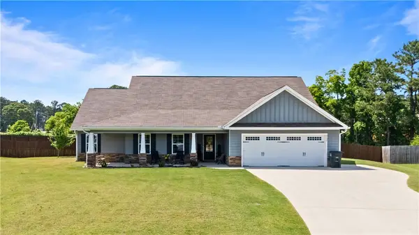 2702 East Point Drive, Opelika, AL 36804